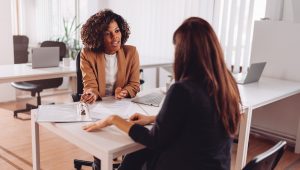 seguro de carro para mulheres